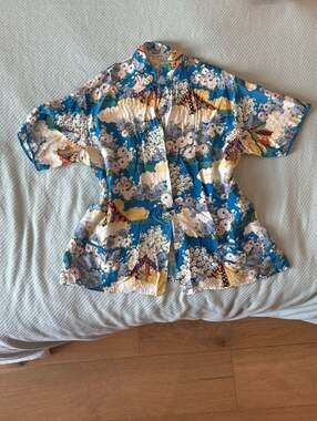 Vintage Japanese Floral Print Drip-Dry Chemise Blouse with Frog Closures